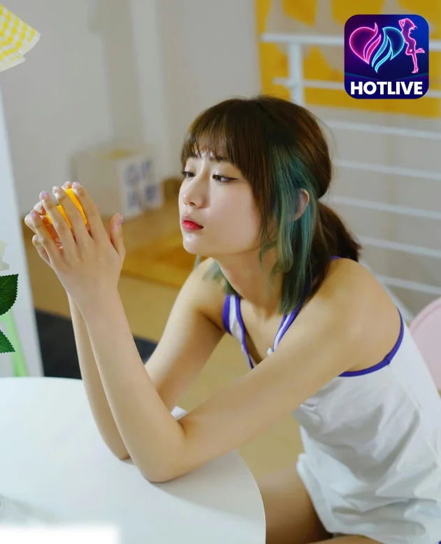 You are currently viewing Lanzi – Vẻ đẹp Quyến Rũ và Bí Quyết Duy Trì Vóc Dáng Hoàn Hảo. Her charm and grace have attracted millions of fans around the world 2023